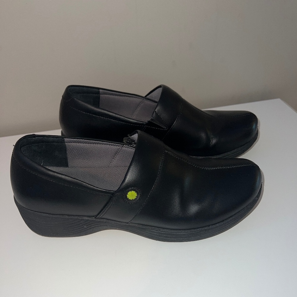 Women’s Work Wonders Black Clogs Size 39 Excellent Condition